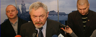 Dostali 10 milion�w z� premii od prezydenta
