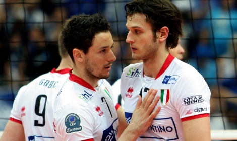 http://i.wp.pl/a/f/jpeg/26524/della_lunga_03_2011_newspix_470.jpeg