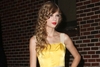 Taylor Swift: Rozbieranie si� jest kr�puj�ce!