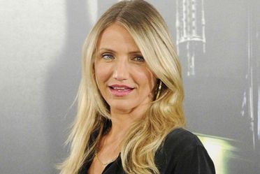Cameron Diaz z kolegami ze szko�y gada tylko na Facebook'u