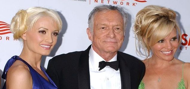 Hugh Hefner: Porzuci�a 85-letniego zbere�nika tu� przed �lubem!