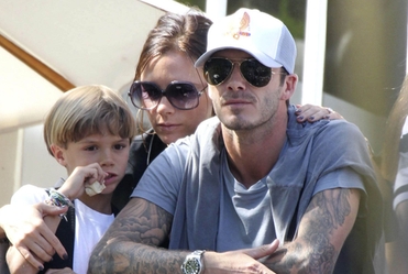 Ksi��� William i Kate Middleton chrzestnymi c�rki Beckham�w?!