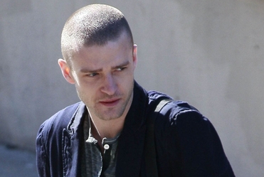Justin Timberlake wie, kt�rym dziewczynom chodzi o kas�