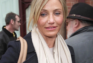 Cameron Diaz jest dumna ze swojego biustu. Dlaczego?