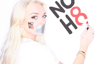 Lindsay Lohan w obronie gej�w
