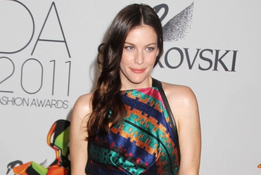 Liv Tyler przeczyta�a biografi� swojego ojca