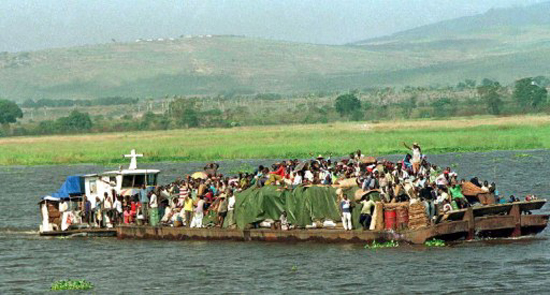 В Конго затонувший паром утопил 100 человек