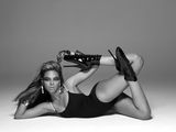 Beyonce �piewa�a z ba�k� w nosie...
