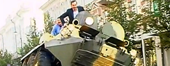 Zobacz, jak polityk rozjecha� mercedesa - film