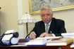 Lepper zostawi� haki na polityk�w?