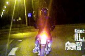 Motocyklista zarobi� 59 punkt�w karnych - film