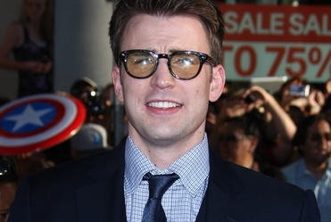 Chris Evans uwielbia gra� w komediach