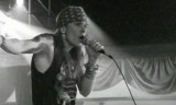 Pi�karz z Finlandii niczym Axl Rose