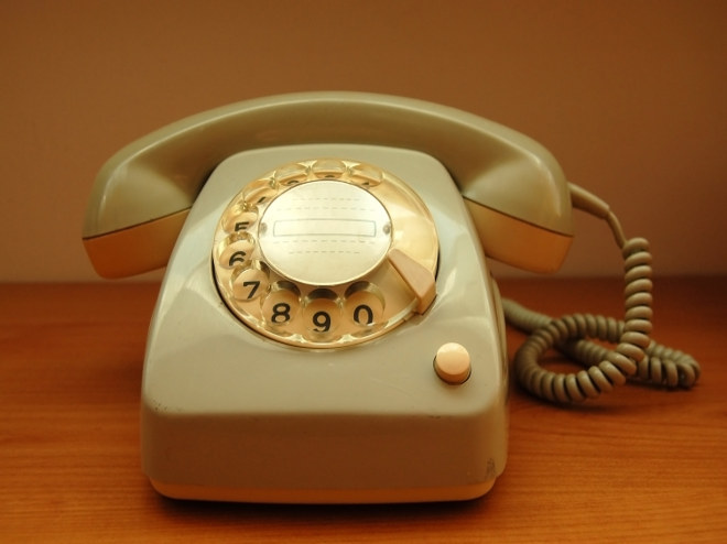 telefon-stacjonarny-chc-go-tylko-starsi-wp-tech