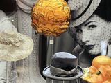 Sieci�wka na ostro, Dita klasycznie i perfumy