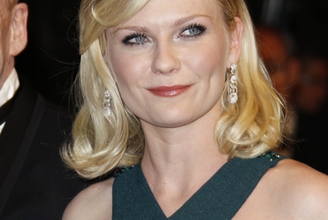 Kirsten Dunst w teledysku R.E.M.