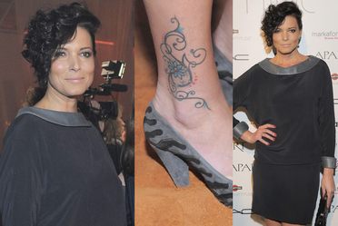 Felicja�ska z podpi�tymi w�osami pokazuje tatua�