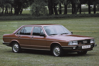 AUDI 100 C2(1976-1982)