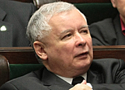 Zobacz, jak Kaczy�ski pokazuje po�ladki!