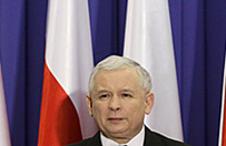 "Jaros�aw Kaczy�ski rozpaczliwie walczy o swoje miejsce"