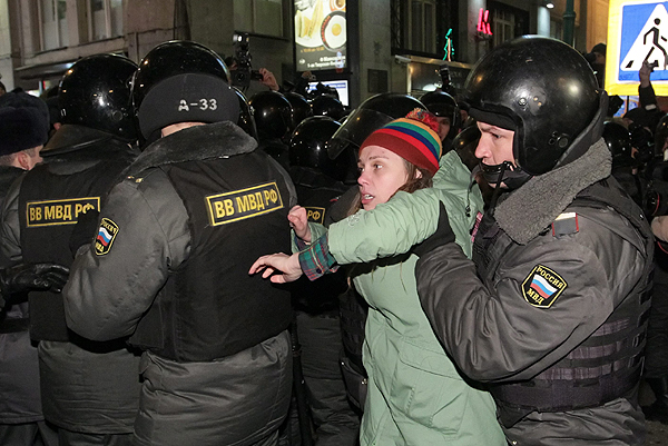 Protesty w Moskwie 7 grudnia zakończyły się interwencją policji i aresztem dla wielu osób