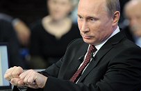Putin: my�la�em, �e powiesili sobie jakie� prezerwatywy