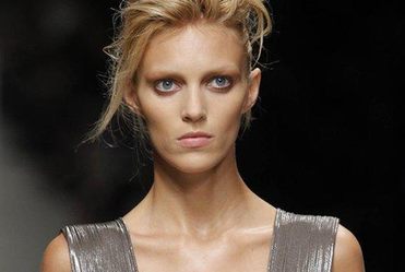 Anja Rubik nie ma pieni�dzy na sw�j program