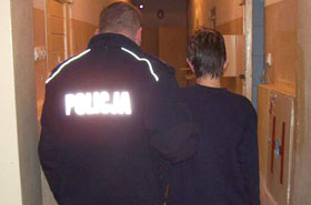 Zab�jstwo w Nowy Rok - po pijaku chwyci�a n� i d�gn�a