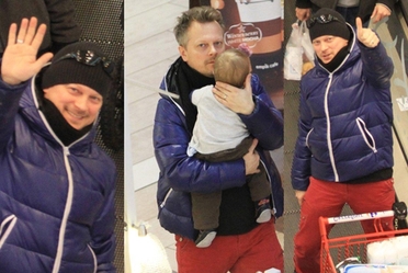 Piotr Szwedes uwielbia paparazzi!