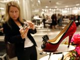 Louboutin podk�ada ogie�! 