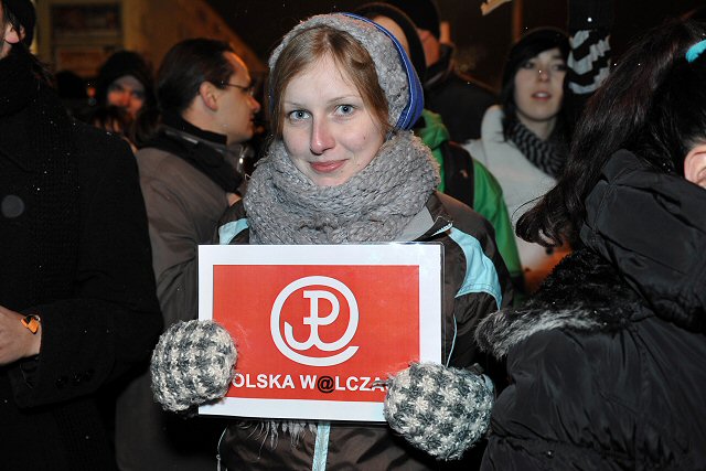 "Czy ju� zapomnia�e�, jak pornole sam �ci�ga�e�?" - zdj�cia