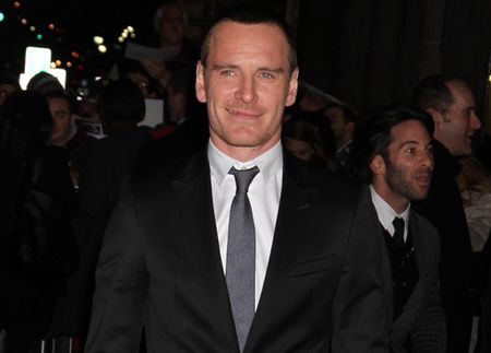 Michael Fassbender zas�ania� oczy