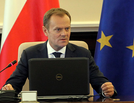 Zobacz, gdzie Tusk na przyklejone has�o