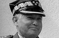 Brutalnie zabi� ojca, gen. Henryka Szumskiego. Nie odpowie za zab�jstwo?