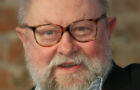 Bralczyk o Szymborskiej: by�a u�miechni�t� kobiet�