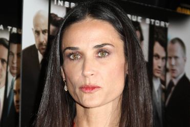 Demi Moore szuka pomocy