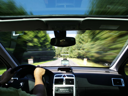 Dlaczego m�j GPS przemawia kobiecym g�osem?