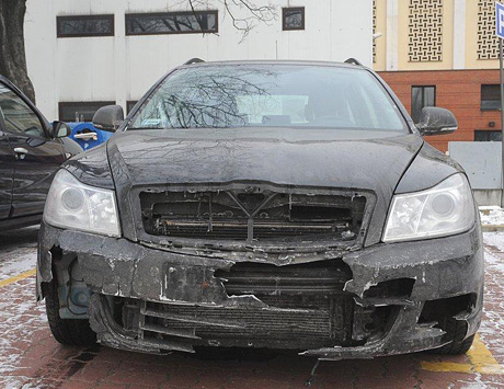 S�u�bowe auto "fryzjera" Muchy rozbite!