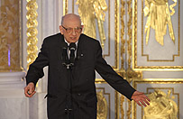 Dostojny jubilat dosta� Medal Niepokorno�ci od prezydenta