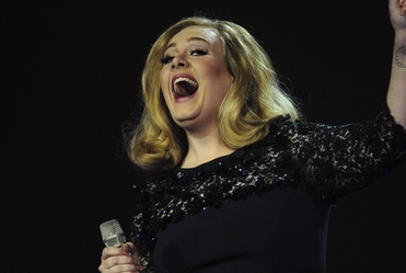 Adele triumfowa�a na Brit Awards!