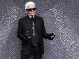  Karl Lagerfeld rozmawia sam ze sob�