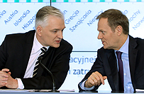Tusk i Gowin: 49 zawod�w do deregulacji
