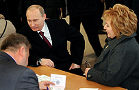 Koniec g�osowania w Rosji. Ju� wiadomo, kto wygra�
