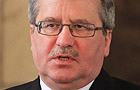 Bronis�aw Komorowski zaprasza rodziny ofiar katastrofy smole�skiej na specjaln� msz�