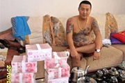 Gangster zosta� gwiazd� internetu!