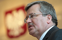 Bronis�aw Komorowski: nie my�lmy o Smole�sku w wymiarze partyjnym