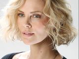 Charlize Theron: By�am za wielka na modelk�