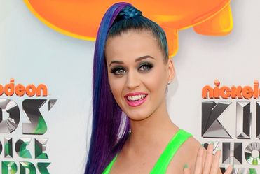 Katy Perry mia�a zagra� w "S�u��cych"