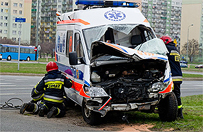Wypadek karetki w �odzi