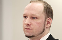Anders Breivik przeprasza za niezaanga�owane politycznie ofiary
